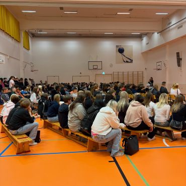 Ett rekordstort antal studerande börjar sina studier på YA det här läsåret, och nu är vi igång! 😊 Välkomna och ha en riktigt bra start på terminen, både nya och äldre studerande! 😊

#yaösterbotten #skolstart #backtoschool