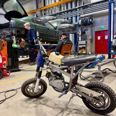 Rundvandring på YA idag tillsammans med språkstuderande från @efo.fi Tack till YAs lärare och studerande som visade och berättade om utbildningarna! 😊

#yaösterbotten #utbildningenfördig